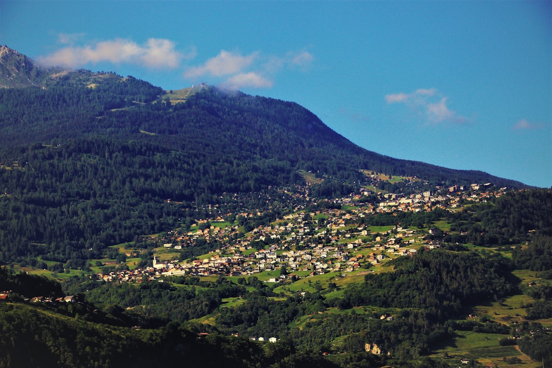 Embracing the Great Outdoors: Budget-Friendly Travel Tips